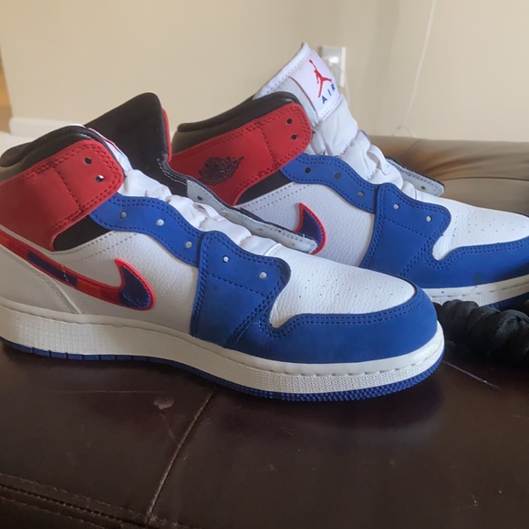 Nike Jordan Red and Blue Multi Colored Swoosh - Picture 2 of 6